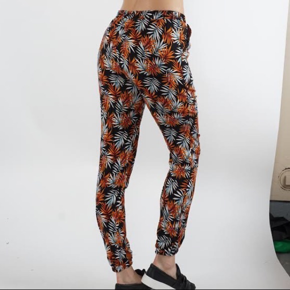 Orange white leaf joggers casual - Picture 3 of 3